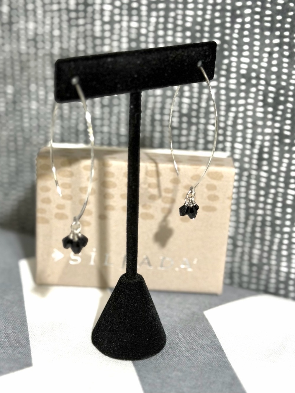 Silpada Social Gathering Earrings - Picture 8 of 8